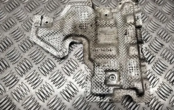 Volvo V70 Heat shield in engine bay 31368462