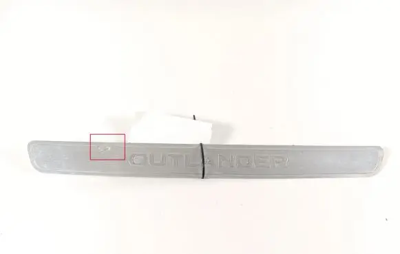 Mitsubishi Outlander Front sill trim cover 7250A009
