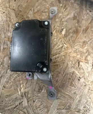 Dodge RAM Voltage converter/converter module 22187 05026486AA