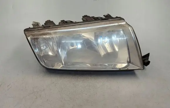Skoda Fabia Mk1 (6Y) Headlight/headlamp 