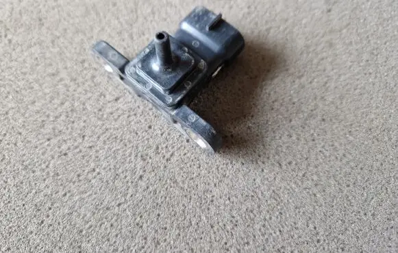 Toyota Hilux (AN10, AN20, AN30) Air pressure sensor 8942171030