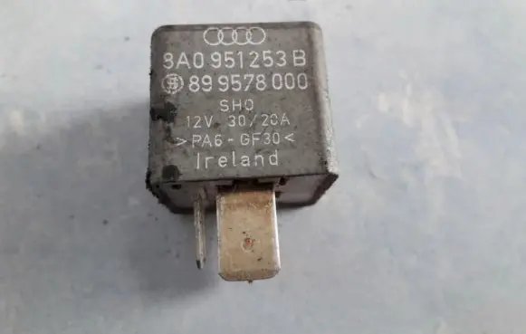 Audi A6 S6 C4 4A Other relay 8a0951253b 899578000