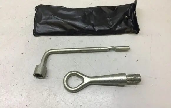 Citroen C-Crosser Tool set 