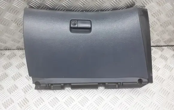 Nissan Primera Glove box 68520AV600