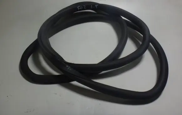 BMW 7 F01 F02 F03 F04 Rear door rubber seal (on body) 7179131