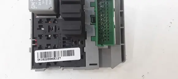 Opel Meriva A Relay mounting block 