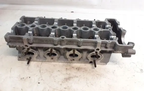 BMW 3 E90 E91 Engine head 7785876
