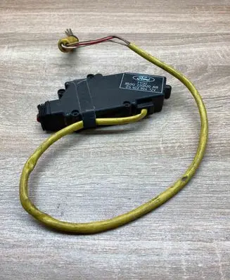 Ford Scorpio Central locking motor 85GG220A20AB WithPlug