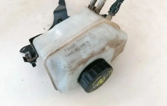 Opel Corsa D Brake fluid reservoir 0204051244
