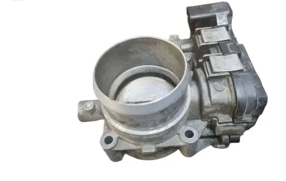 Volkswagen Golf V Throttle valve 03C133062D