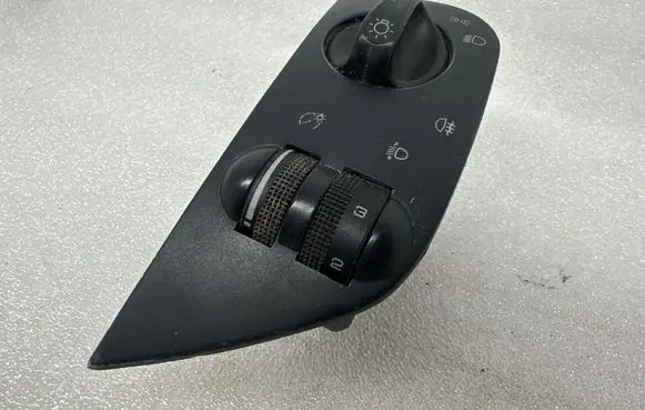 Volkswagen Caddy Light switch 6N1941531M