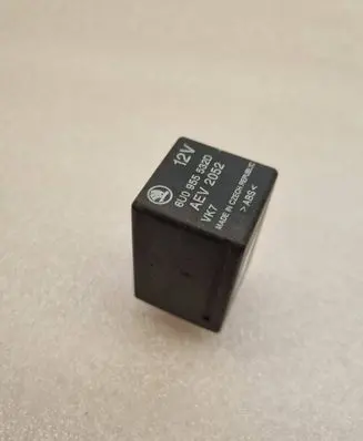 Audi A4 S4 B5 8D Other relay 6U0955532D AEV2052