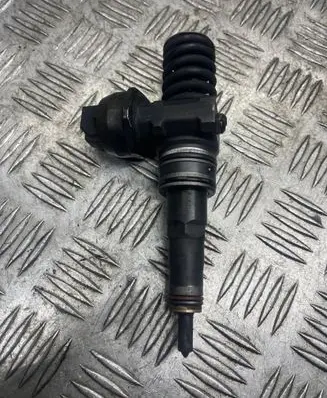 Skoda Superb B5 (3U) Fuel injector 038130073AJ