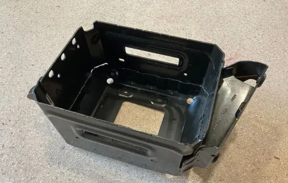 Battery bracket