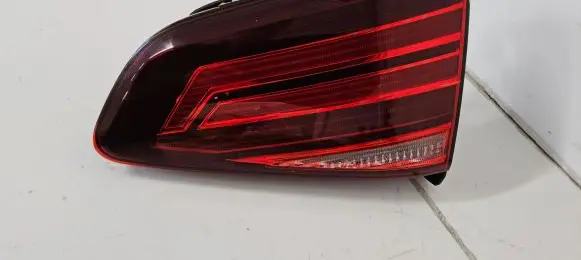 Volkswagen Golf VII Tailgate rear/tail lights 5G0945094AG L90124375