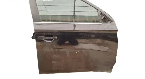 Mitsubishi Outlander Front door