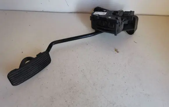 Opel Zafira B Accelerator throttle pedal 9202344