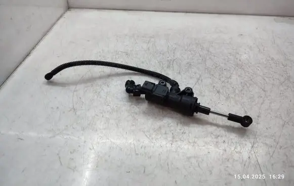 Mercedes-Benz C W205 Clutch master cylinder A2052900112