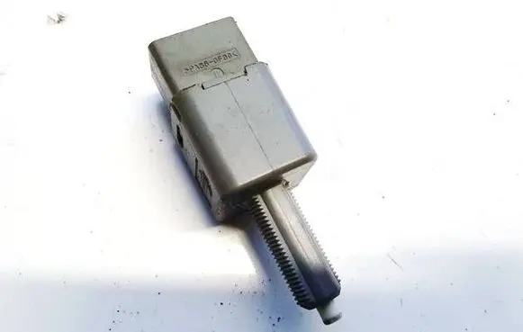 Nissan Leaf I (ZE0) Brake pedal sensor switch 5122k1