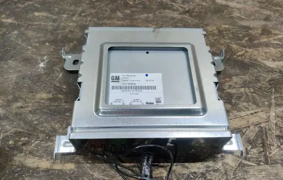 Cadillac SRX Aerial antenna amplifier 25740808