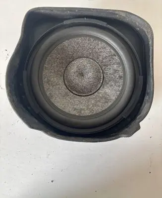 Volkswagen Touareg I Front door speaker 7E0035411A 0208B