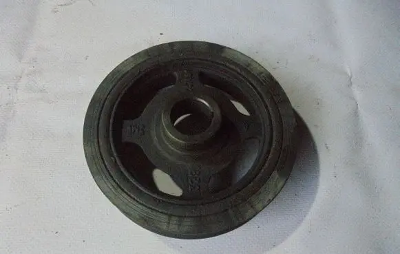 Renault Megane III Crankshaft pulley 123033448R
