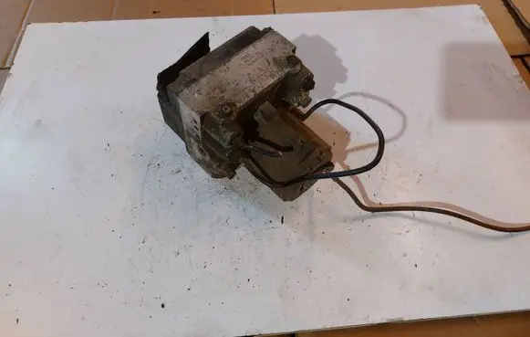 Audi A6 S6 C4 4A ABS Pump 8D0614111