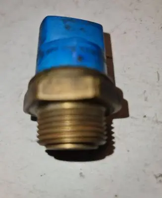 Audi 80 90 B3 Coolant temperature sensor 811959481