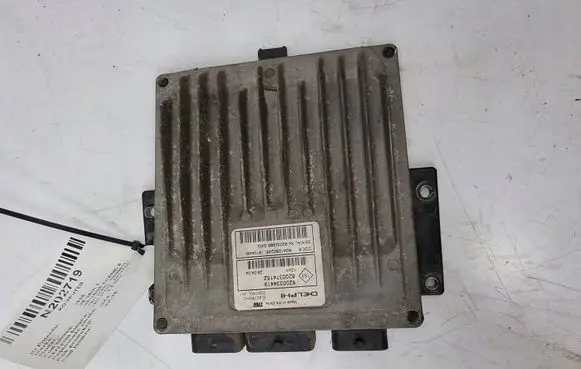 Renault Megane II Engine control unit/module ECU 8200334419 SILNKA