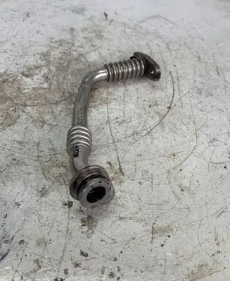 Audi A4 S4 B9 Turbo turbocharger oiling pipe/hose 04l145736