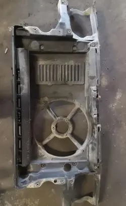 Volkswagen Golf III Radiator support slam panel