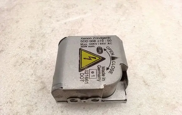 BMW X5 E53 Headlight ballast module Xenon 5DD00831950