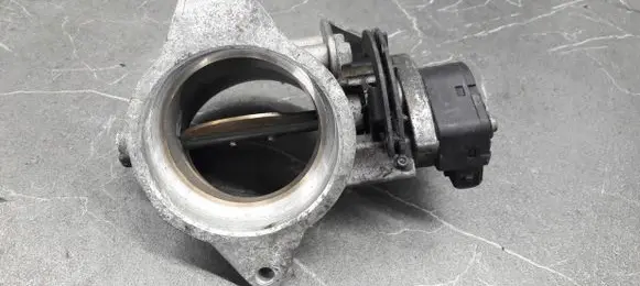 BMW 5 E39 Throttle body valve 13631703562