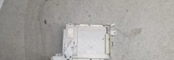 Toyota Prius (XW30) Fuse module 8273047440A
