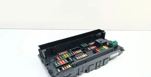 BMW 5 F10 F11 Fuse module 9234421