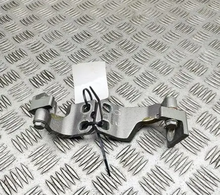 Maserati Levante Rear door hinge set 670034122 670034123