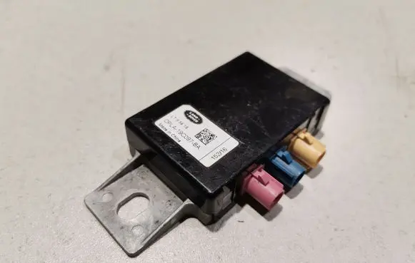 Jaguar F-Pace Aerial antenna amplifier DPLA19C097BA