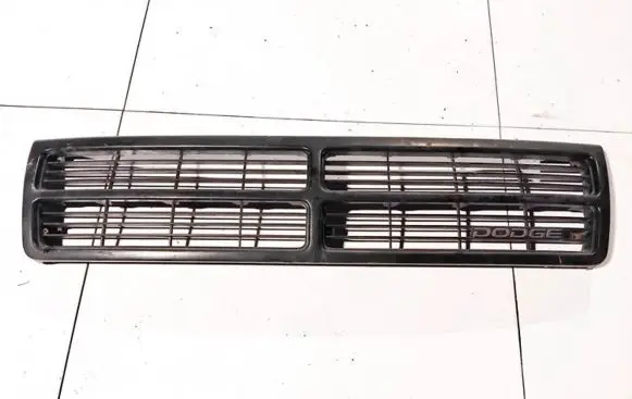 Chrysler Grand Voyager IV Front grill 5263528