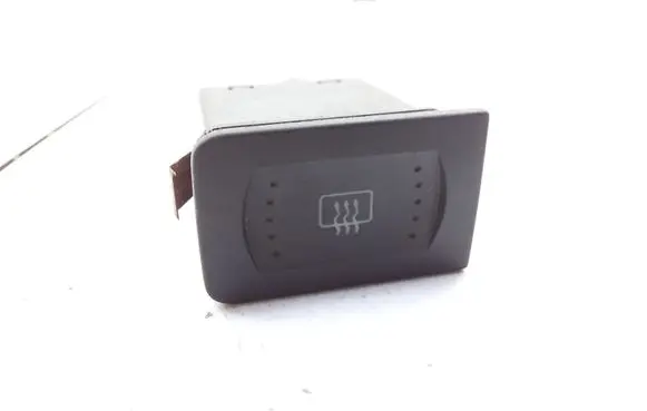 Volkswagen Golf IV Windscreen/window heater switch