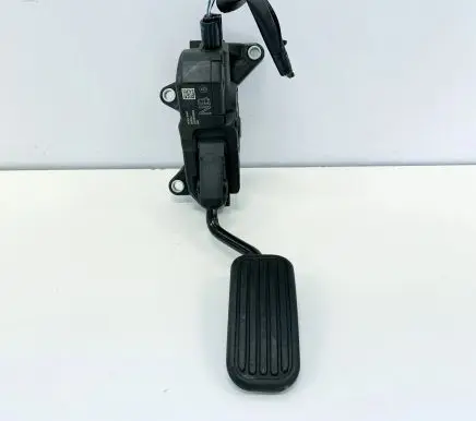 Toyota C-HR I Accelerator throttle pedal 78110F4041