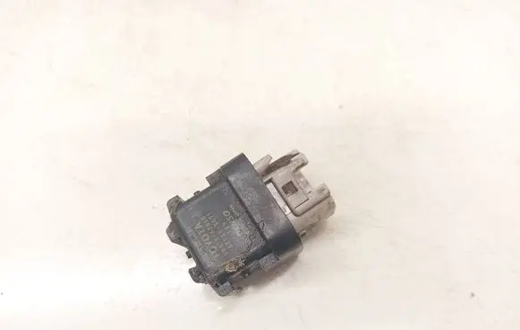 Toyota Avensis T250 Glow plug pre-heat relay 2861067010