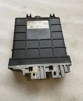 Volkswagen Golf III Engine control unit/module 037906024AP 5WP4176