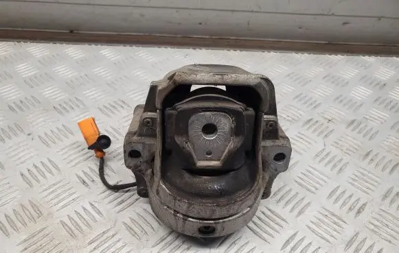 Audi Q5 SQ5 Engine mount bracket 8R0199381C