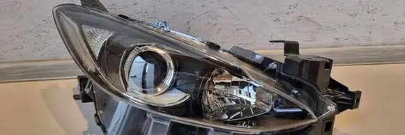 Mazda 3 II Headlight/headlamp B45A51030 W1334R K2442