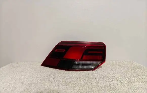 Volkswagen Golf VIII Rear/tail lights 5H0945095C 81970101