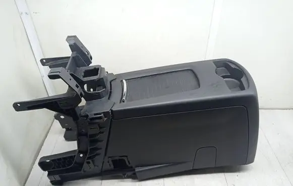 Peugeot 5008 Armrest 