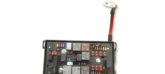 Opel Astra J Fuse module 13368645 1110132AB
