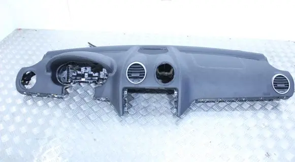 Mercedes-Benz GL X164 Dashboard P16905103S528