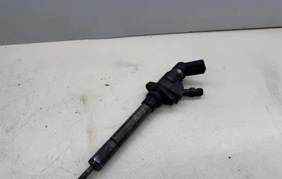 Fuel injector