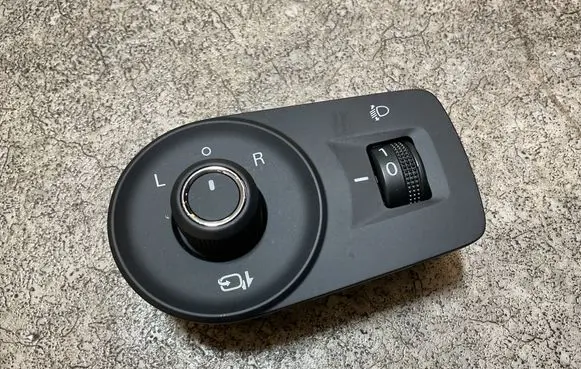 MG MG4 ev Wing mirror switch 10003589 AG37 P11339911